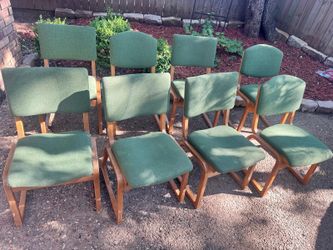 Nice eight chairs in good condition