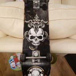 LAST EXIT SKATEBOARD - SKULL