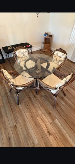 5-Piece Rattan Dining Set w/ Glass Top Table & 4 Cushioned Armchairs – Coastal Tropical Style
