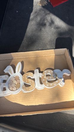 Wooden Easter Word Sign Decoration