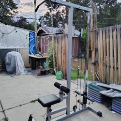 Lat pulldown machine  workout equipment 