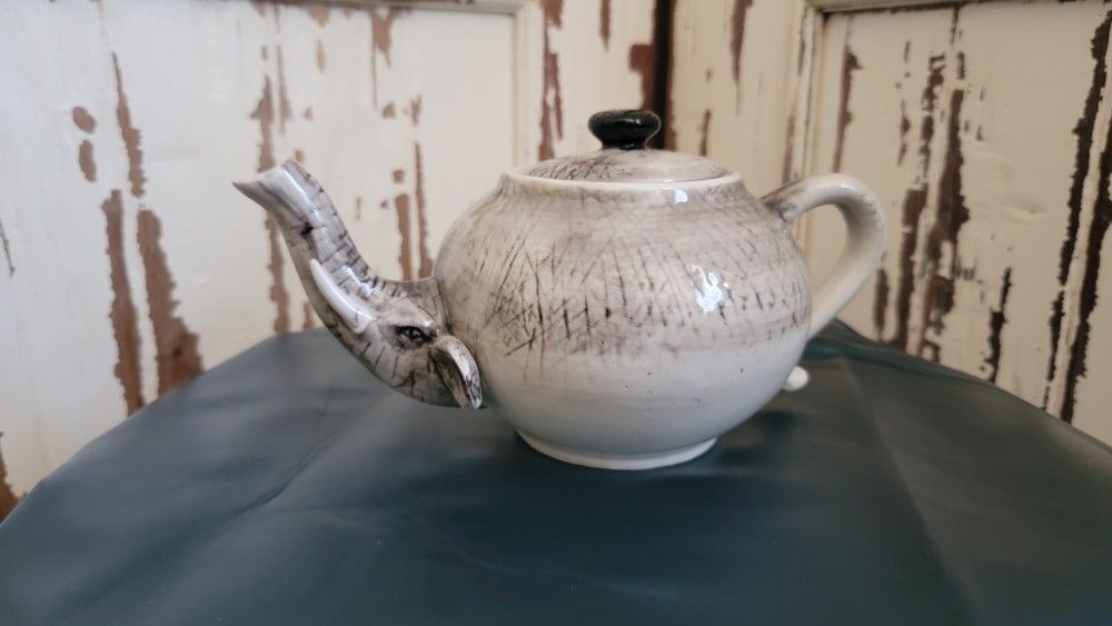 Ceramic Elephant Teapot from World Market - EUC