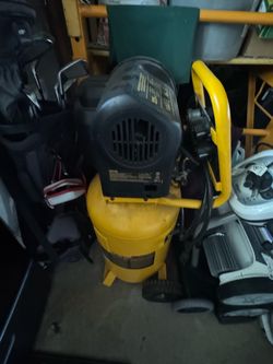 DeWalt D55168 15-gallon compressor
