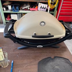 WEBER Q 2200