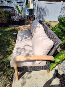 Outdoor loveseat