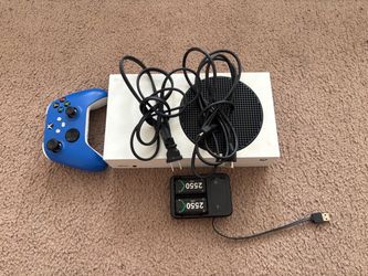 Xbox Series S 512GB Bundle – Blue Controller & Dual Charger