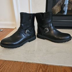 Women's Ankle Boots, Size 8 1/2!  Like New/Side Zippers & Buckle Accents!