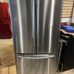 Samsung 33 Inch Counter Depth French Door Refrigerator FOR SALE!!!!