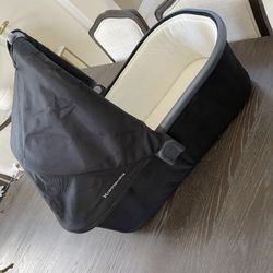 Uppababy Bassinet Like New
