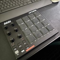 Akai MPD218 Launch Pad controller 