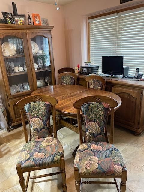 Buffet China Cabiney Table And Chairs