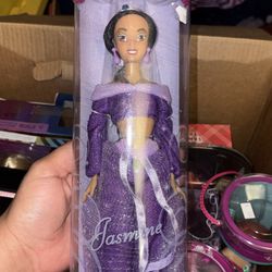 Disney Store Jasmine Aladdin