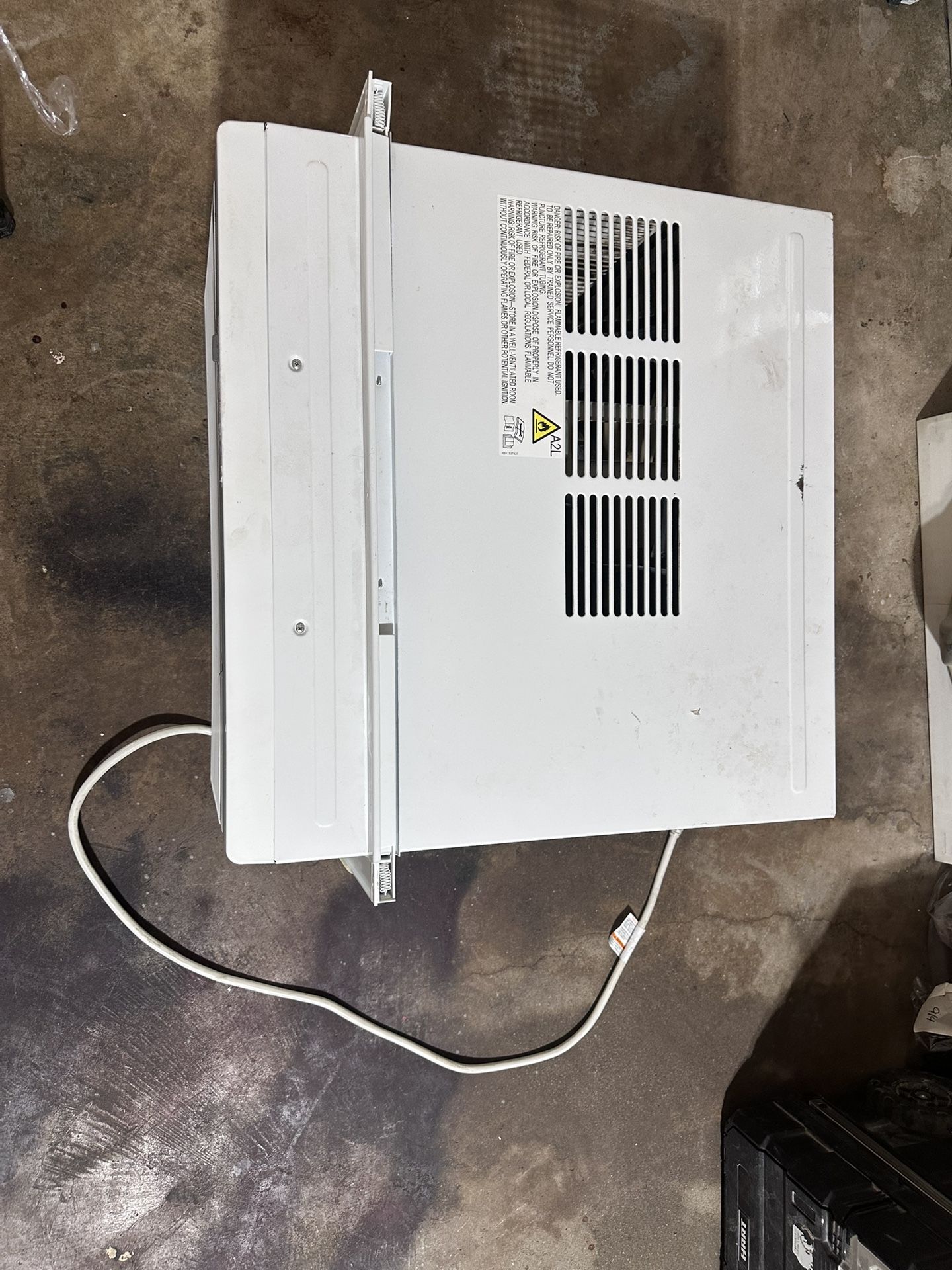 GE Extra Large Room Window Air Conditioner , Remote Included ( 240-Volt , 23700-BTU )