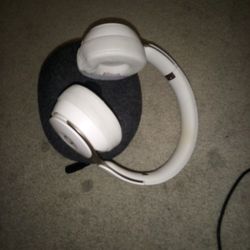 White Beats By Dre Model A1881