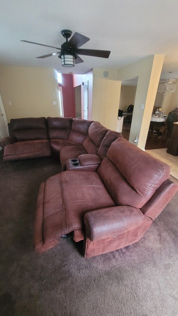 Raymour And Flanagan Powered Recliner  