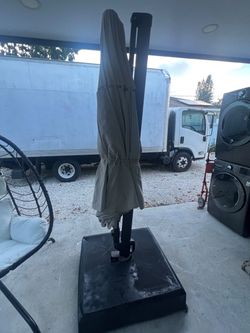 Large Outdoor Cantilever Patio Umbrella with Base