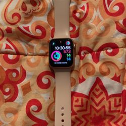 APPLE WATCH SE (GPS + CELLULAR, 40mm - Gold aluminum case 