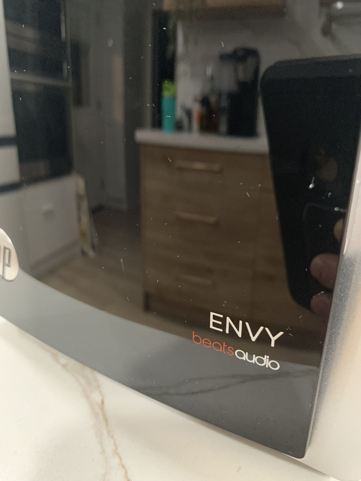 HP Envy 700 Computer With Beats Audio