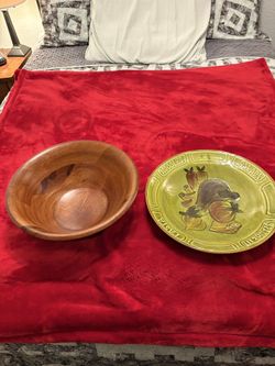 2 Serving Bowls 