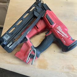 Milwaukee 16g Nailer