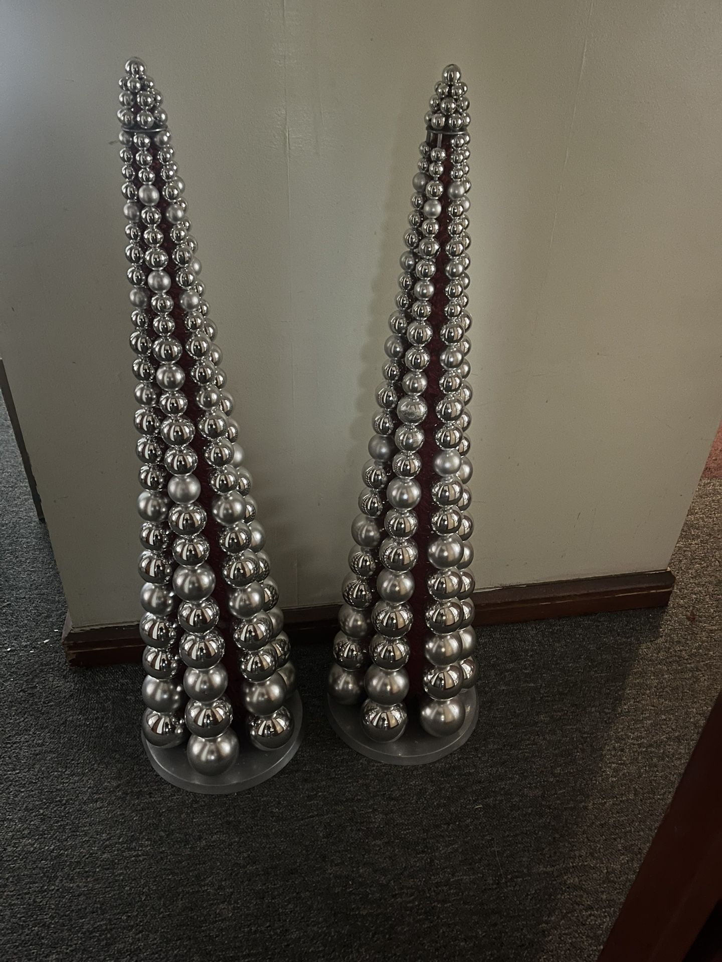 4 Foot Pyramid of Christmas Balls