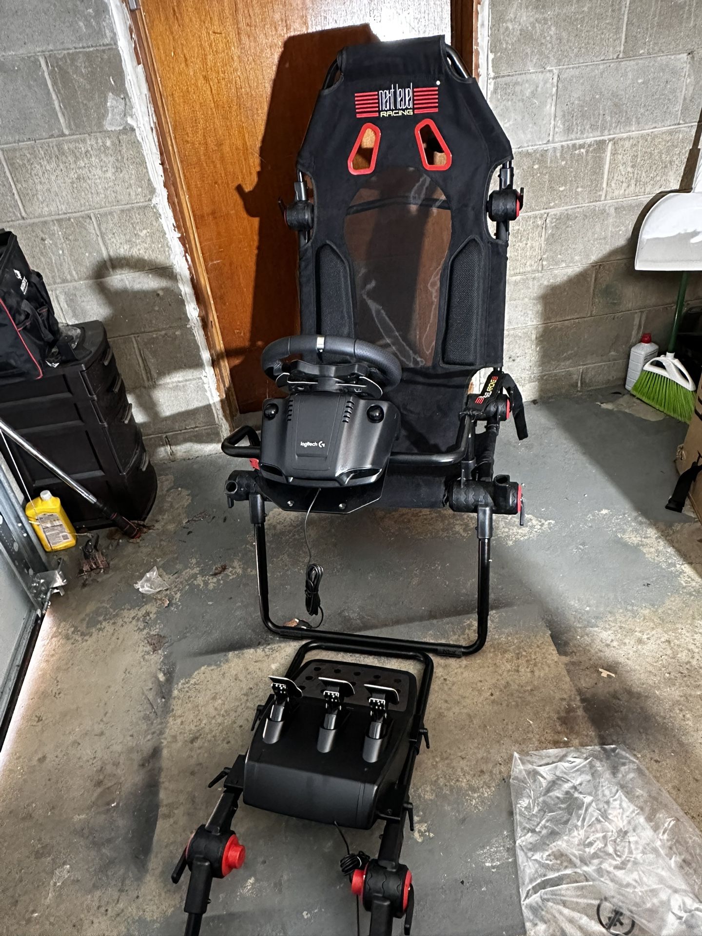 Logitech G920 Steering Wheel And Pedals