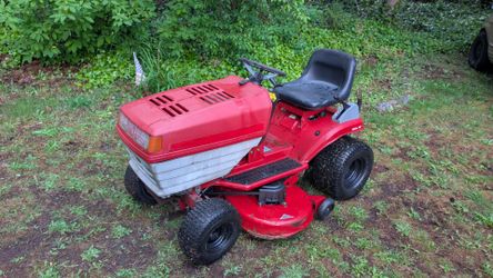 True Value Lawn Chief 455 Riding Lawnmower