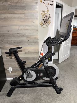 NordicTrack Commercial S22i Studio Cycle