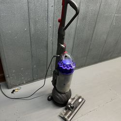 Dyson Vacuum 