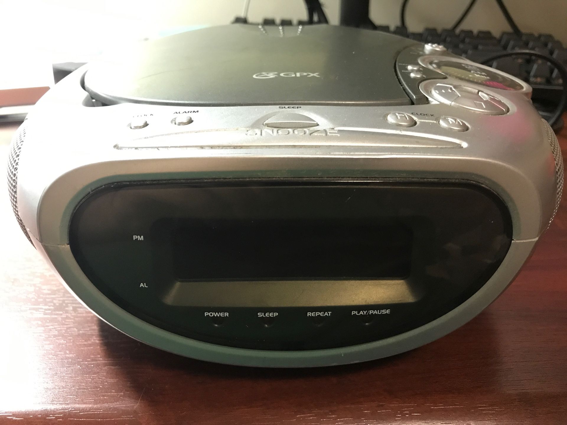 GPX AM/FM Alarm Clock Radio w/ CD Player Dimmable LED Silver
