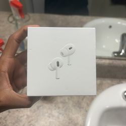 Apple Headsets Pro 2nd Right Left Pods with Wireless Charging Case New A+