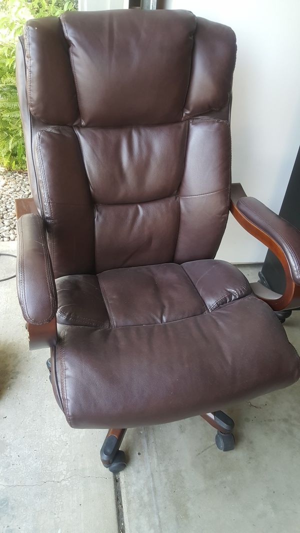 Broyhill Executive Leather Desk Chair For In Bakersfield Ca Offerup Broyhill Executive Leather Desk Chair