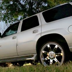 Escalade Tahoe Suburban Truck Chevy Toyota GMC SUV 05 