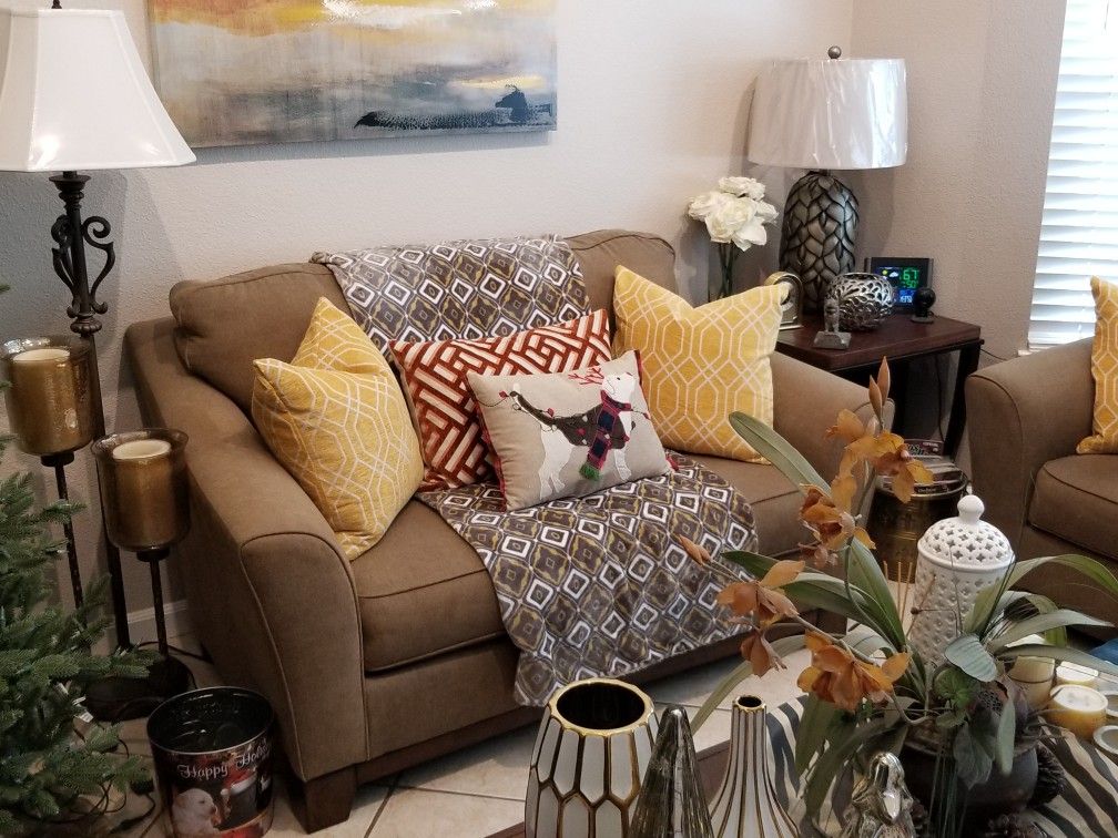 Sofa Set With Extras