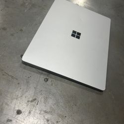 Microsoft Surface Laptop 4