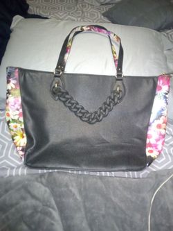 BETSEY JOHNSON TOTE
