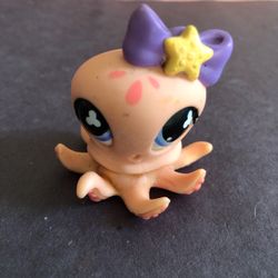 Littlest Pet Shop LPS Pink Pastel Octopus with purple bow 2007 magnet on bottom. Cute Kawaii Y2K