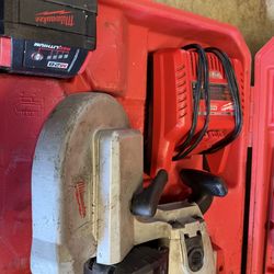 Milwaukee portable band saw m28