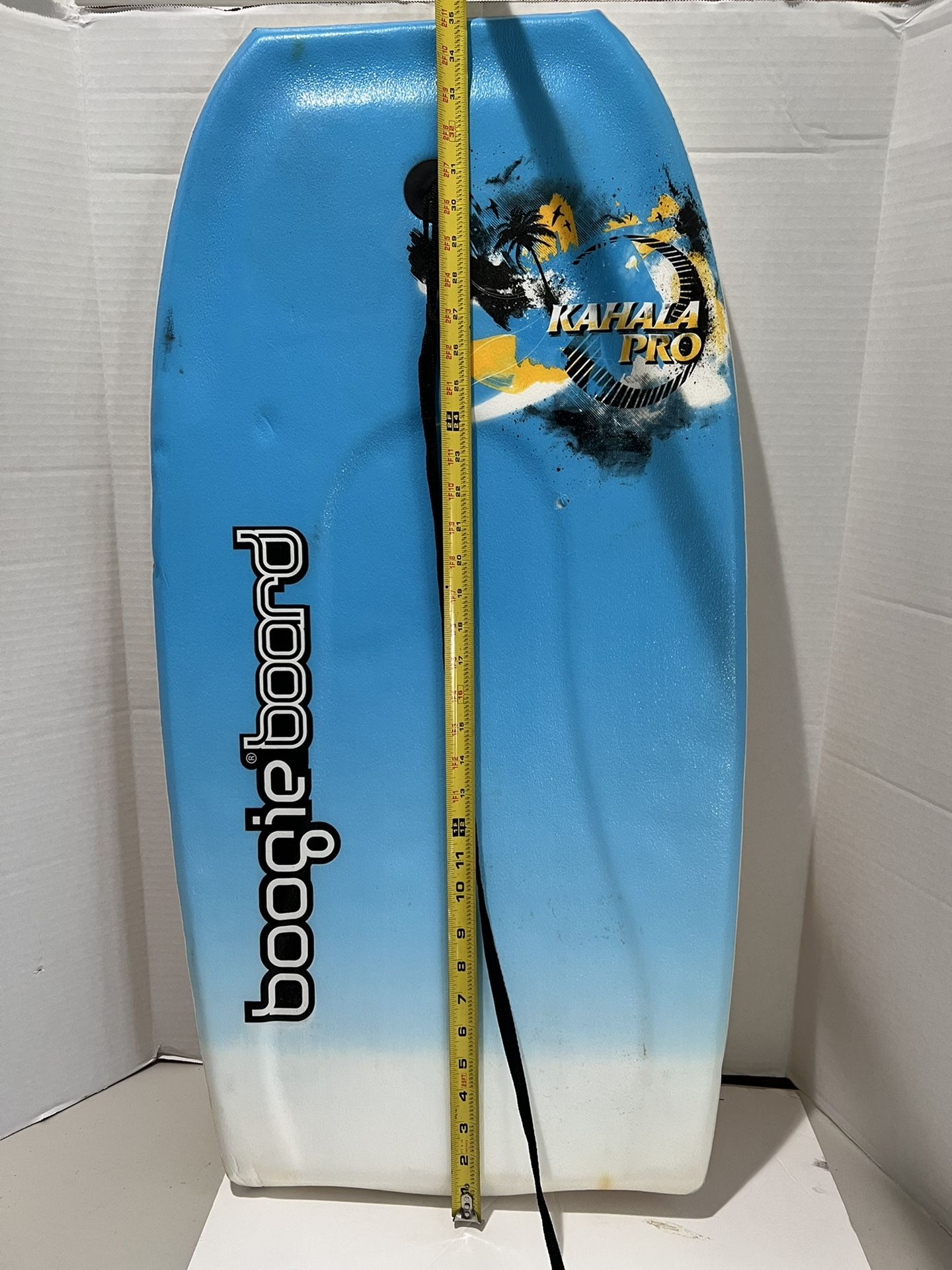 KAHALA PRO 35" BOOGIEBOARD BOOGIE BOARD BLUE/WHITE +YELLOW BOTTOM USED In good condition with normal signs of usage.