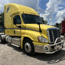 2013 Freightliner Cascadia ISX Automatic 