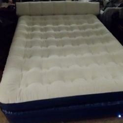 AeroBed Elevated Premier Mattress with Headboard and Built-In Pump, Queen (AZFS)