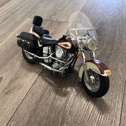 Diecast 1/10 scale Franklin Mint 1992 Harley-Davidson Heritage Softail Classic 