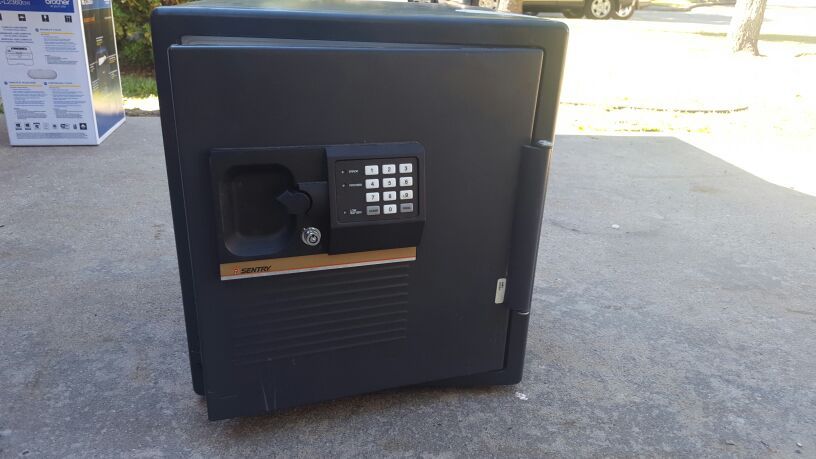 SentrySafe, Small Safe, Advanced Office Fire Safe, Model#: A4887