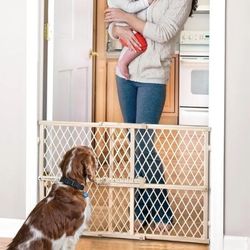 Evenflo Adjustable Wood Pet Gate Baby gate 