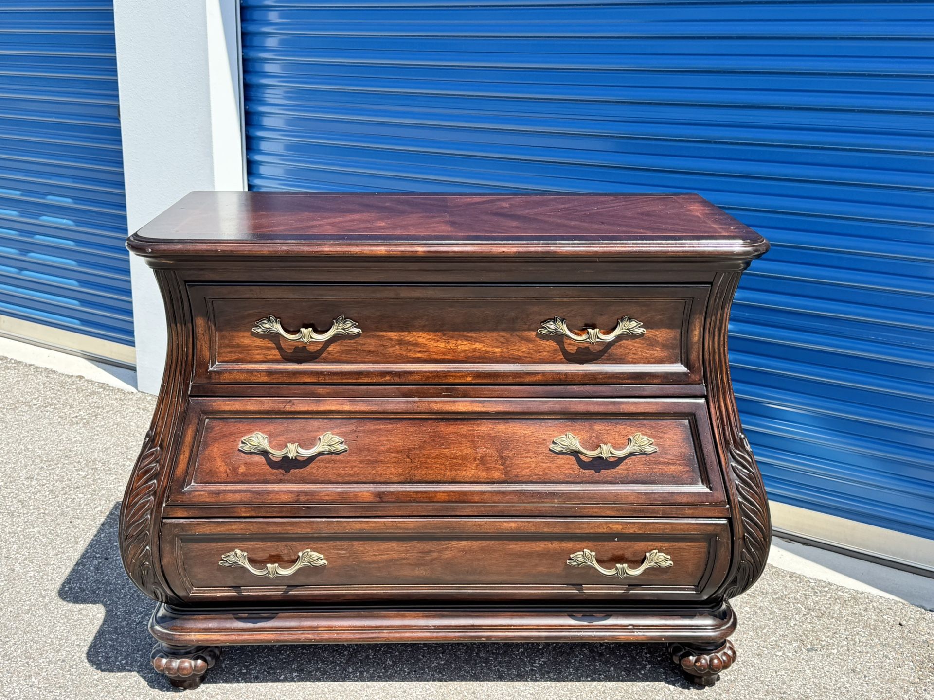 HOOKER FURNITURE SEVEN SEAS BOMBE CHEST OF DRAWERS CHUBBY DRESSER