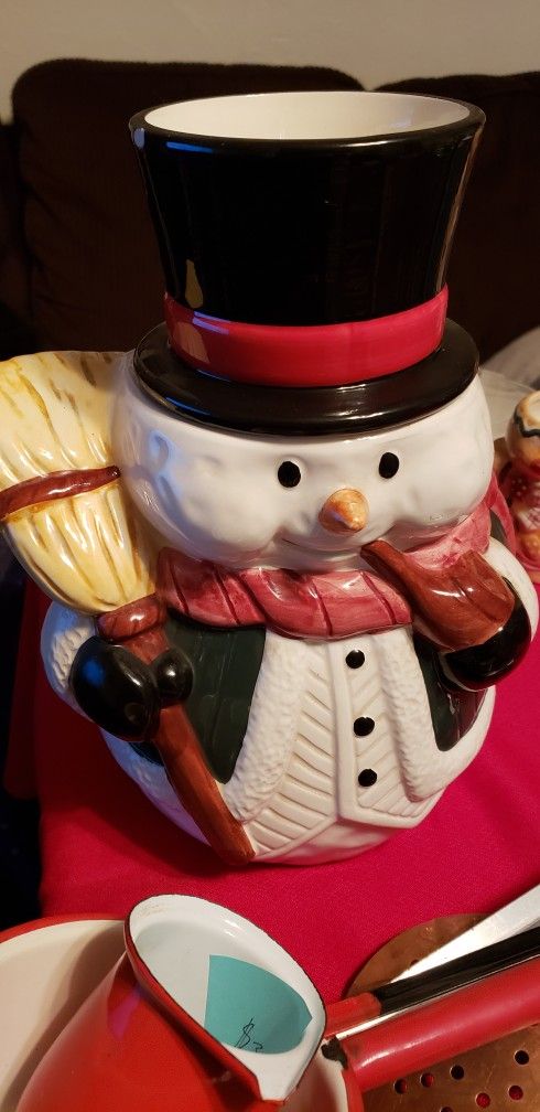 Snow man cookie jar