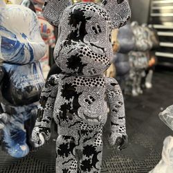 Keith Haring x Mickey Mouse Disney Bearbrick 1000%