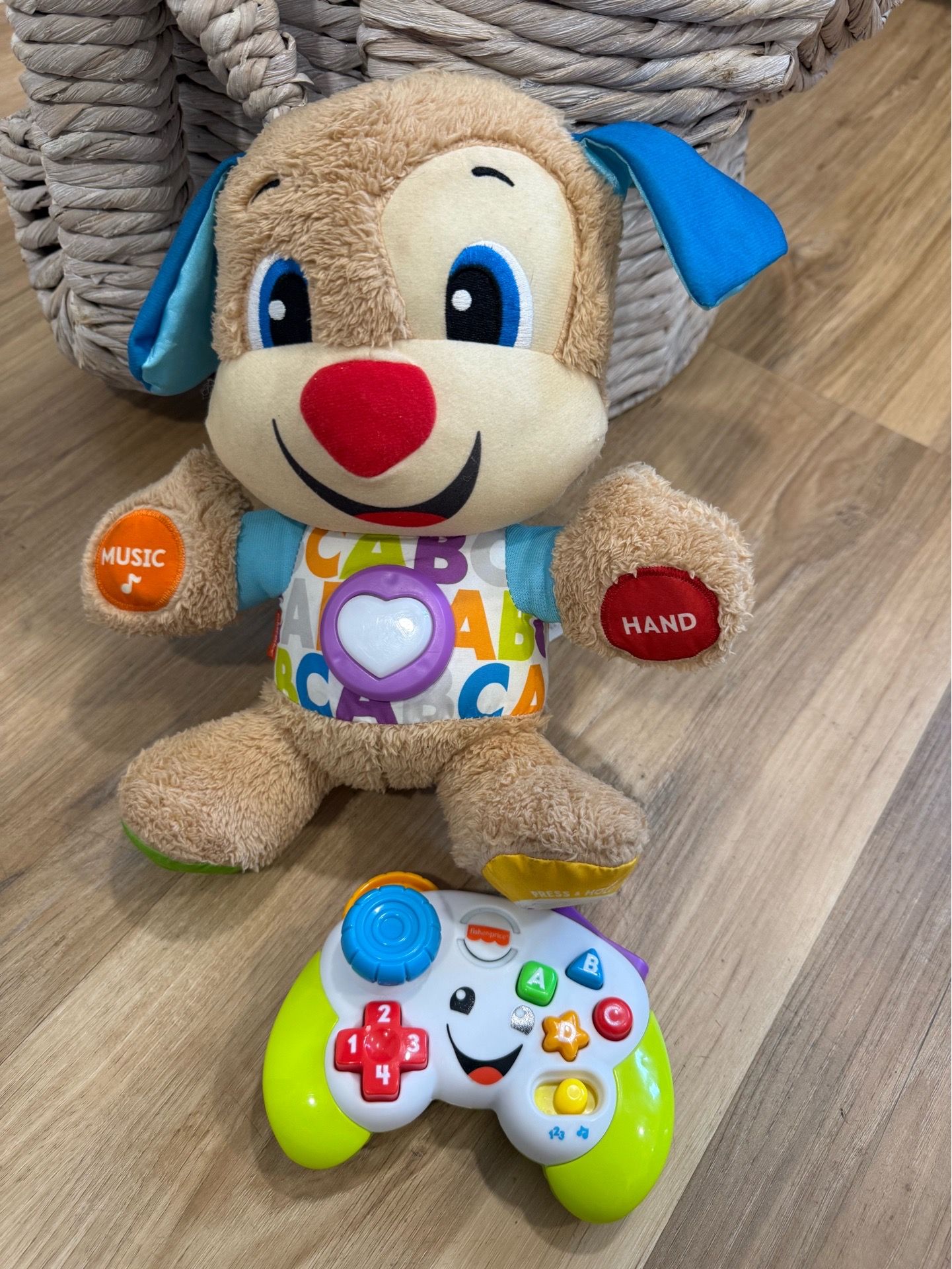 Fisher-Price Laugh & Learn Puppy and Controller Set