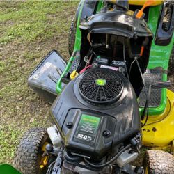 John Deere D130 42in cut mower
