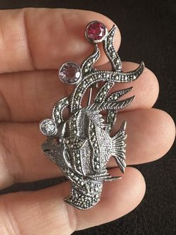 Sterling Silver Swimming Fish with Colorful Crystal round Bubbles & Marcasite Pin-Brooch Pre Owned